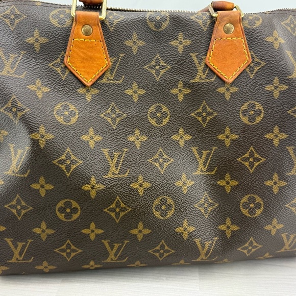 Louis Vuitton Speedy 30 Satchel with Iconic Monogram - Picture 1 of 13